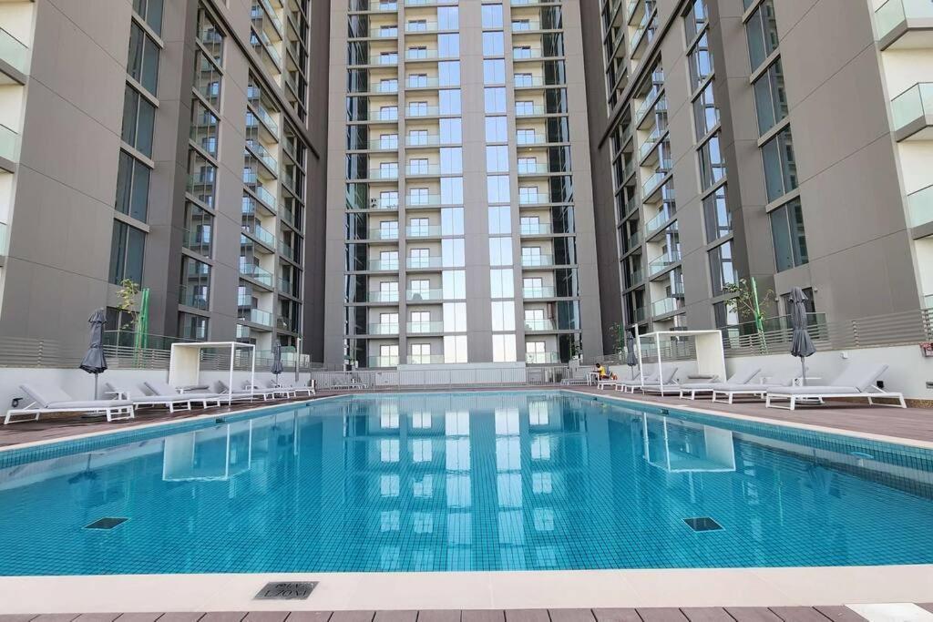 شقة By Latinem Luxury 1br Cvr A703 Near Burj Khalifa *