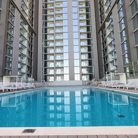 Stay By Latinem Luxury 1Br Holiday Home Cvr A703 Near Burj Khalifa دبي المظهر الخارجي الصورة